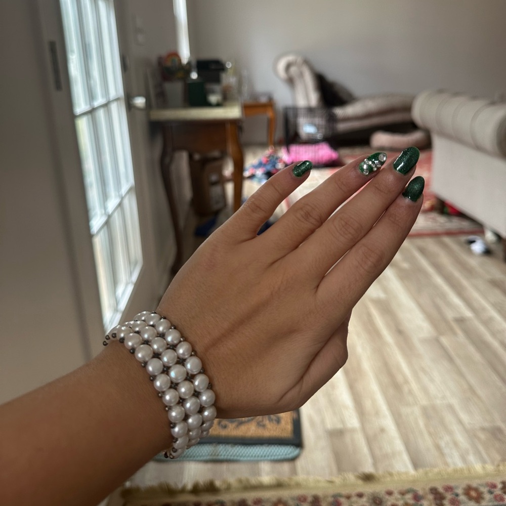 Classic White Pearl Stretch Bracelet - Women Jewelry